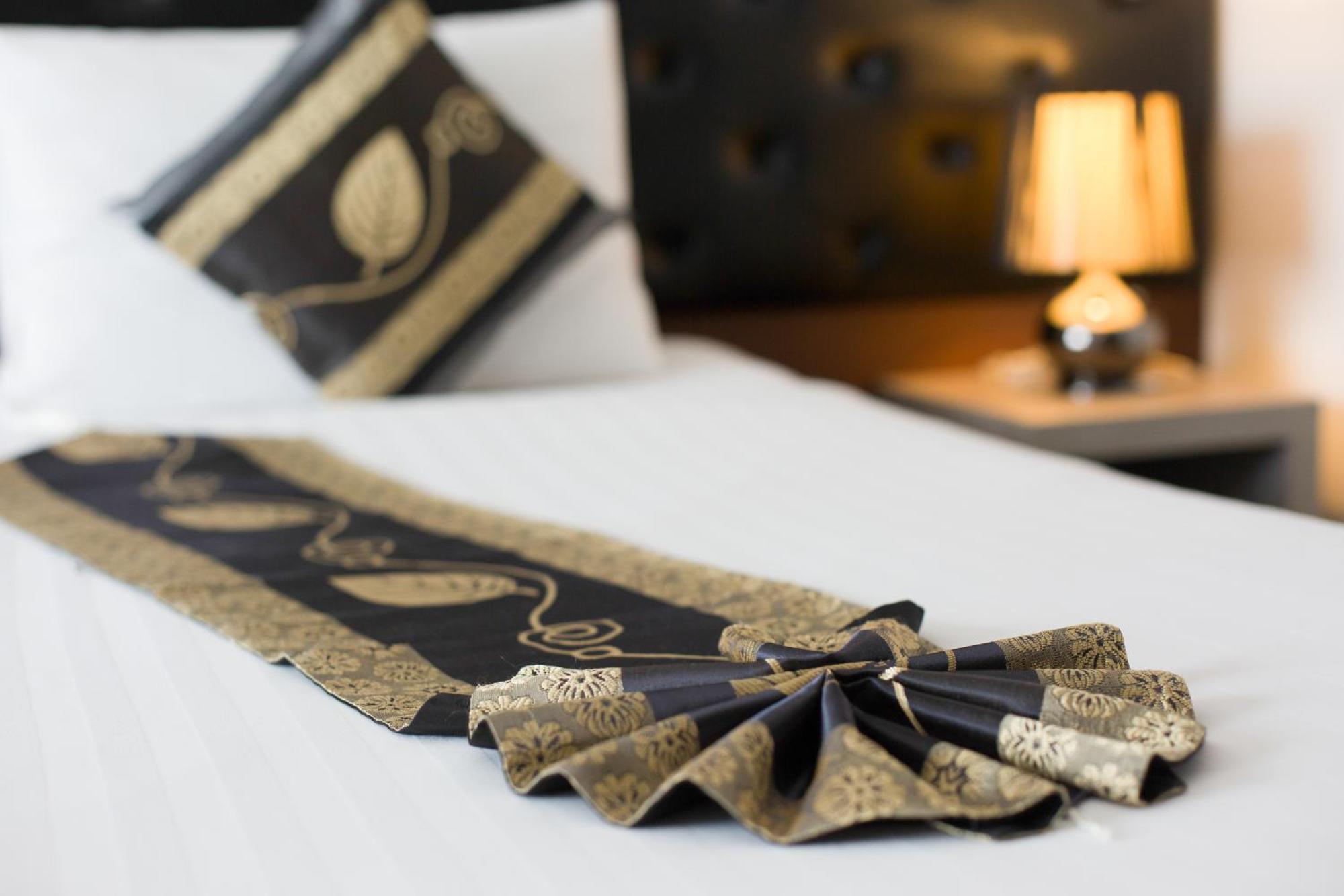Hemingways Silk Hotel Patong Εξωτερικό φωτογραφία