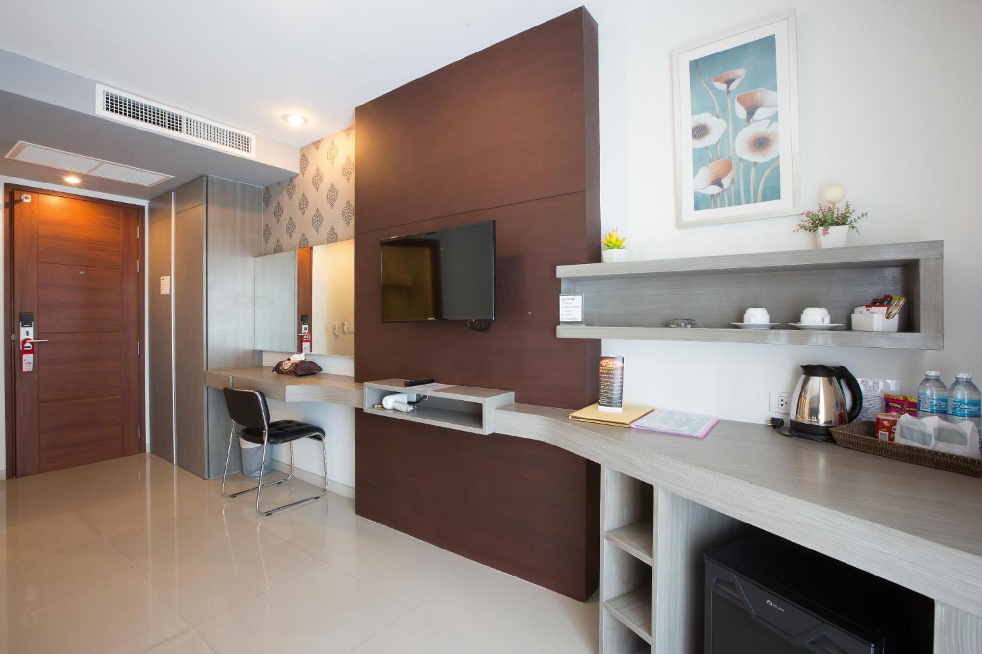 Hemingways Silk Hotel Patong Εξωτερικό φωτογραφία